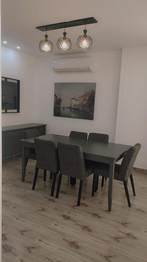Zamalek Two-bedroom Nile View شقة *